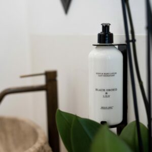 Alternative view of Cereria Molla 1899 – Hand- & Bodylotion 500ml – Black Orchid & Lily