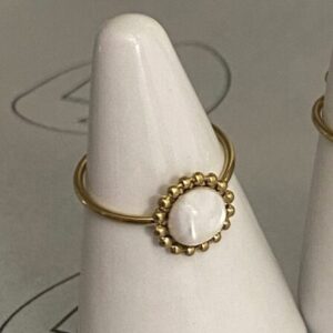 Ellen Beekmans – Vintage Ringetje – met Witte Parelmoer Gemstone