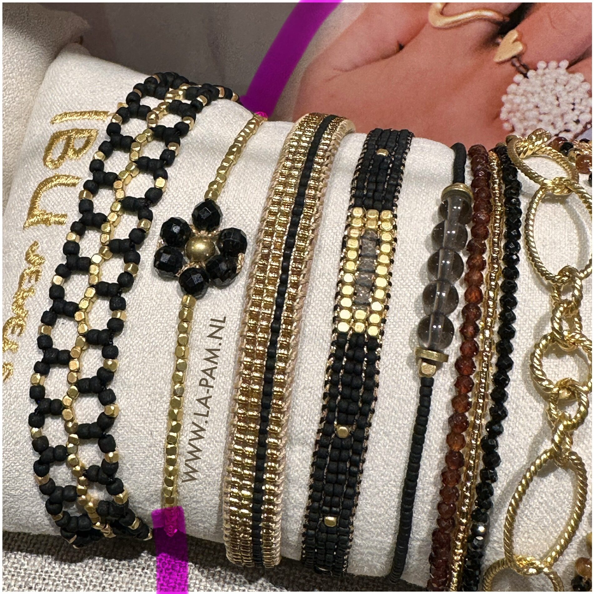 Ibu Jewels – Armband Lulu Daisy Flower – Onyx - Afbeelding 2