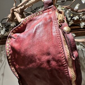 Alternative view of Campomaggi – Leren Heuptasje “MICHELA” met studs – Wine / Burgundy