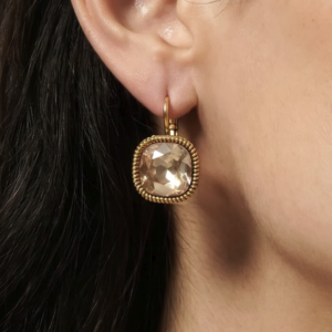 Alternative view of Camps & Camps – Vierkante Oorbel Golden Shadow – Swarovski, Goud