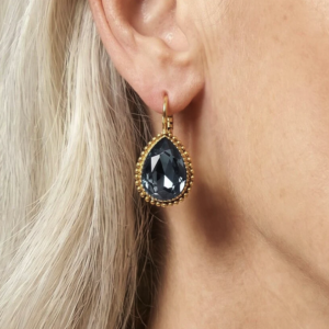 Alternative view of Camps & Camps – Druppel Oorbel Denim Blue – Swarovski, Goud