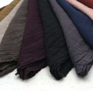 Alternative view of PimpsandPearls – Linnen Sjaal Bandana – Donker Paars 60×60